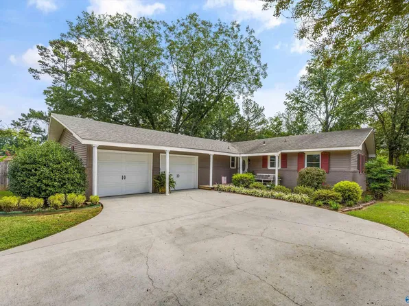 18 Sandra Ln, Athens, AL 35611
