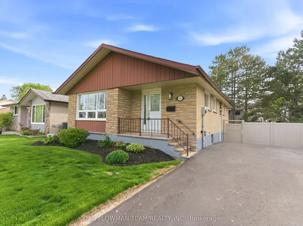 808 Central Park Blvd N, Oshawa, ON L1G 6B1