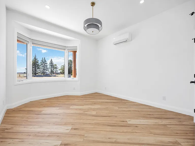 6320 Lakeshore Rd — Photo 11