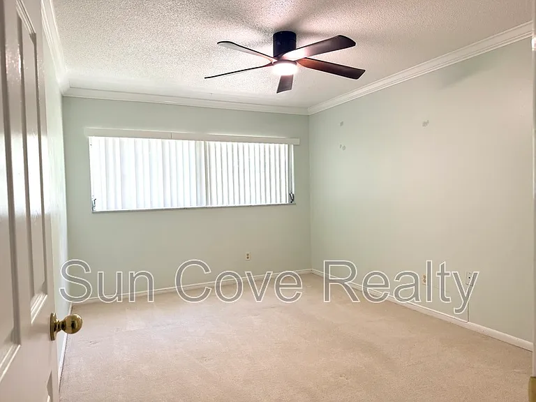 5880 38th Ave N #305 — Photo 5