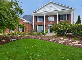 2040 Arrowhead Ct, Geneva, IL 60134