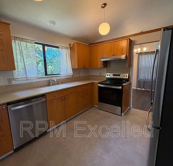 6135 36th St SE — Photo 12