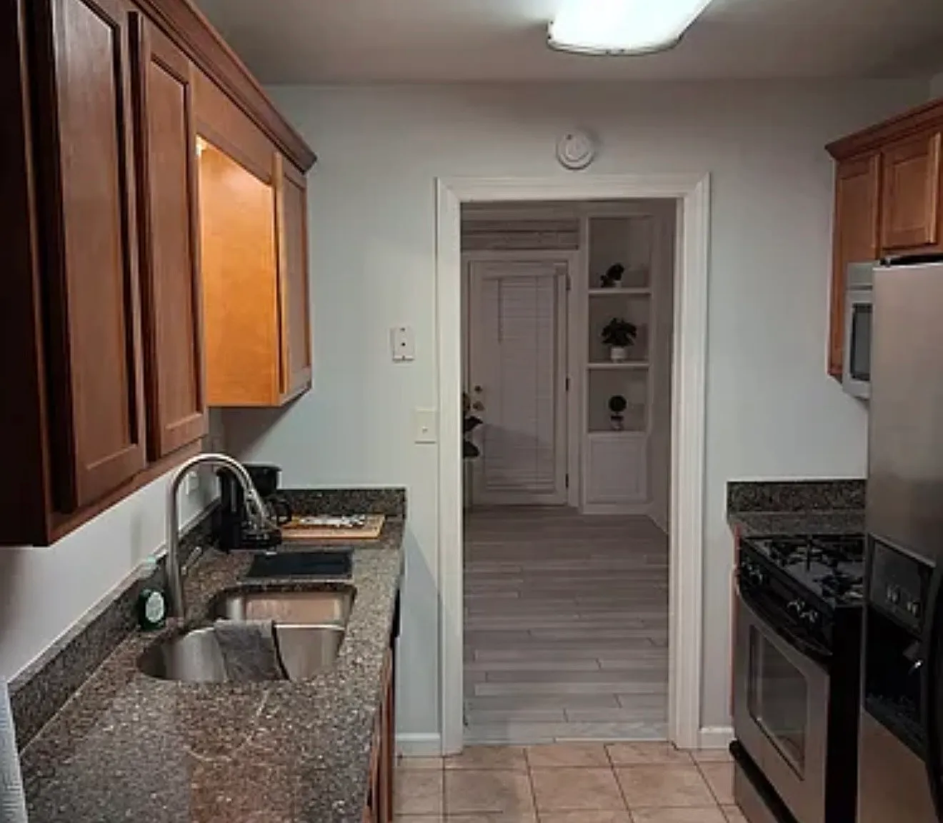 3 bed, 3.5 bath, 1332 sqft, $1,200 — Photo 4