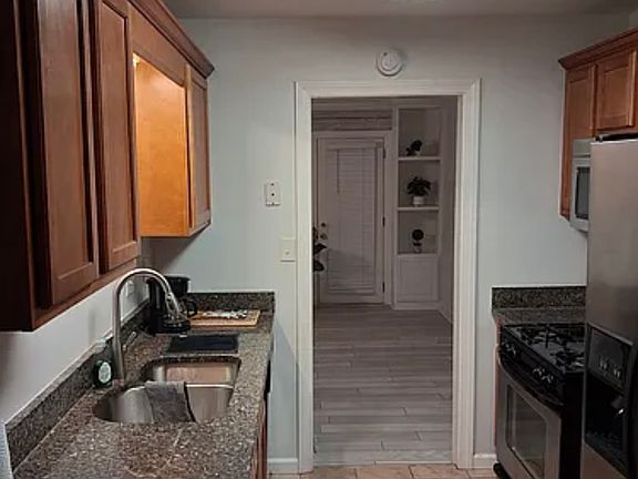 4th image of 1072 Westfield Trce SE