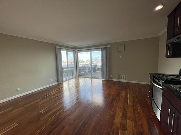 4th image of 646 Corbett Ave APT 402