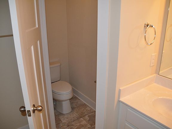 4th image of 223 Keaton Ct