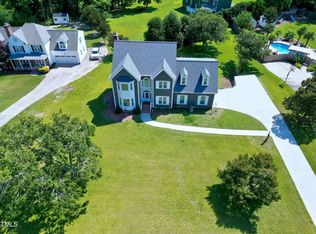 5013 Wheatridge Dr, Fuquay Varina, NC 27526