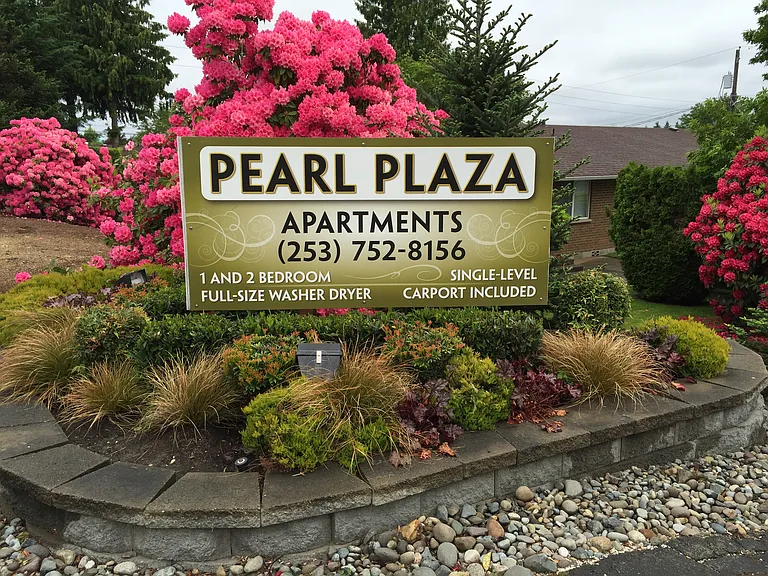 Pearl Plaza — Photo 14