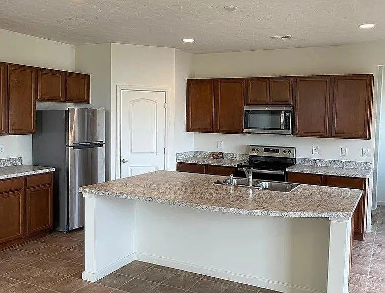 15302 Gilmour Ct — Photo 7