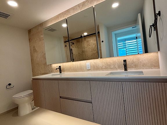 4th image of 333 Ward Ave #3511