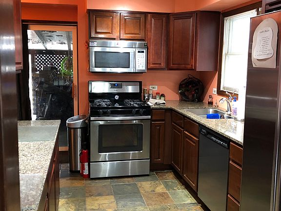2nd image of 2N683 Woodcrest Dr