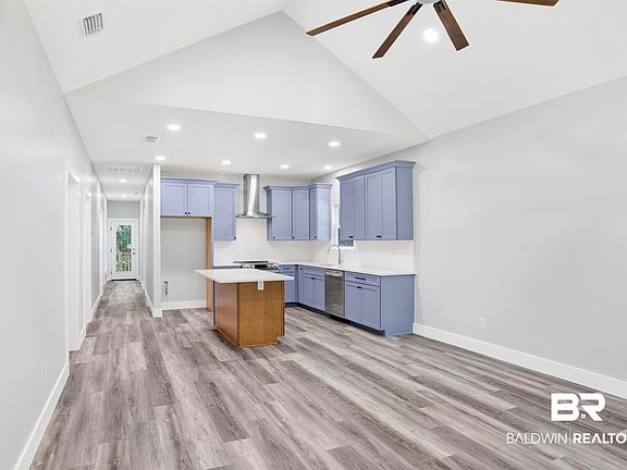5th image of 30604 Orange St