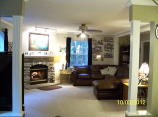 7596 No Nee Dr, Howard City, MI 49329