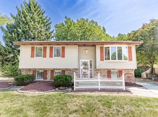 1779 Selo Dr, Schererville, IN 46375