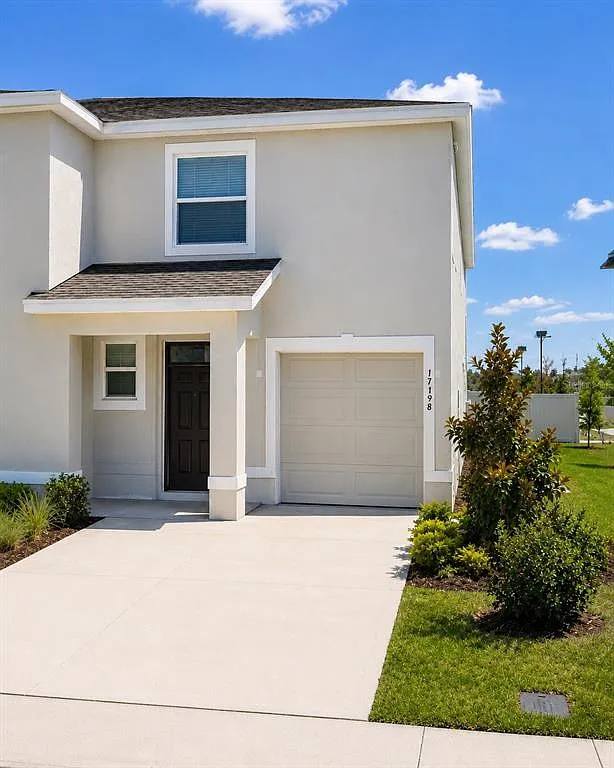 3 bed, 2.5 bath, 1758 sqft, $2,900 — Photo 1