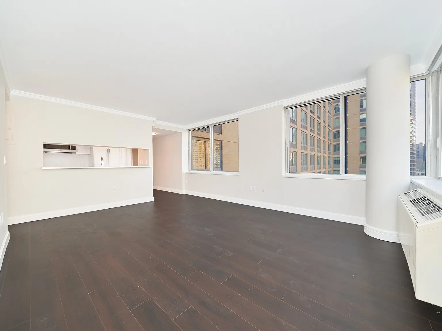 160 Riverside Boulevard — Photo 4