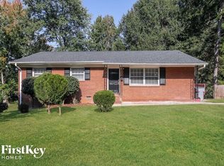 3901 Abbeydale Dr, Charlotte, NC 28205