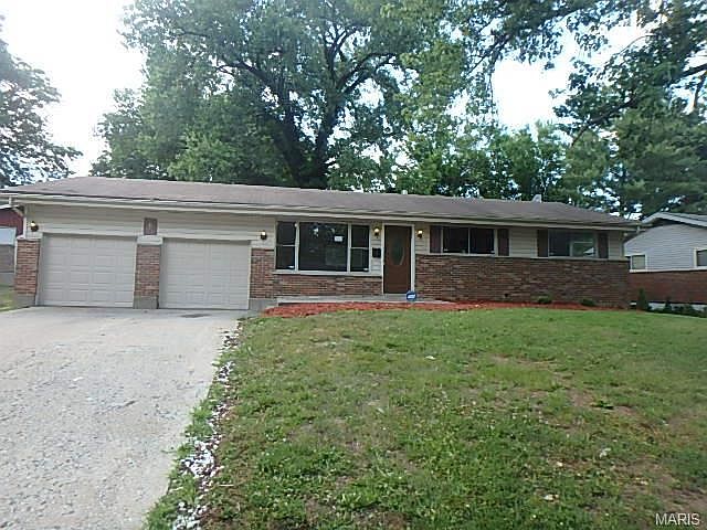 1st image of 9901 Castle Dr