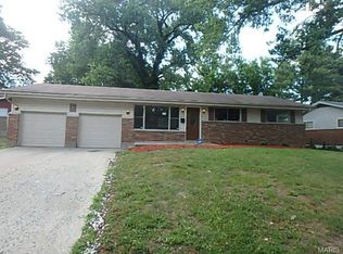 9901 Castle Dr, Saint Louis, MO 63136