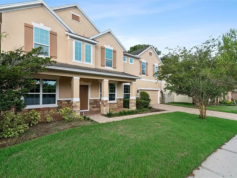 660 Fanning Dr — Photo 3