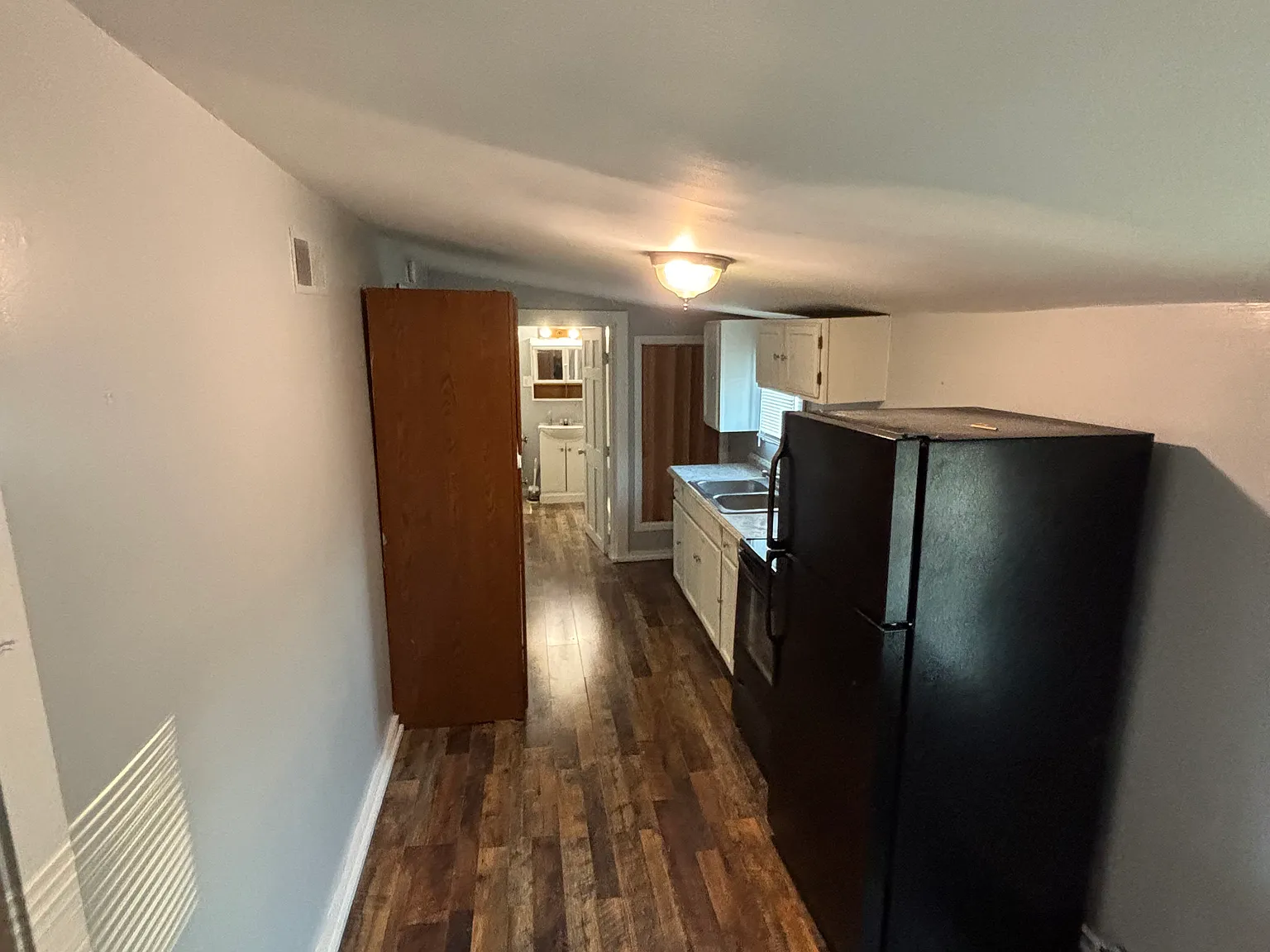 2 bed, $1,200 — Photo 3