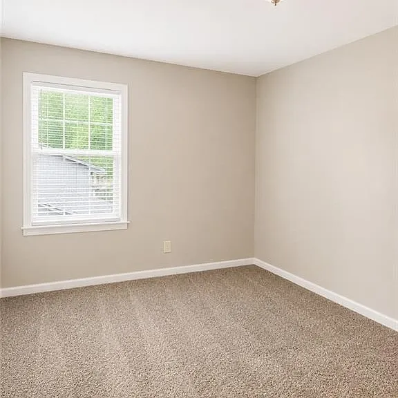2401 Dawn Ct — Photo 8