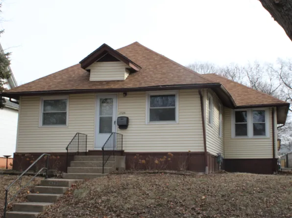 2709 Iowa St, Davenport, IA 52803