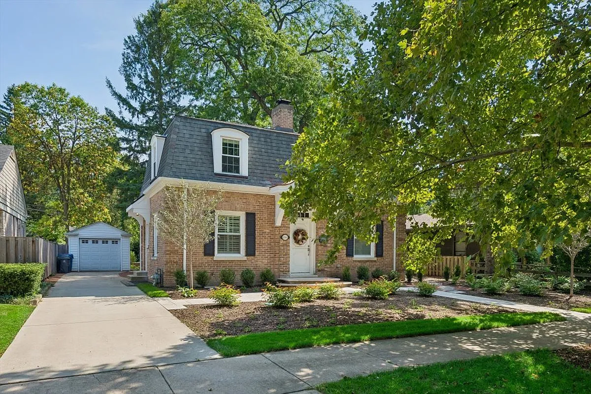 4 bed, 2.5 bath, 1777 sqft, $6,500 — Photo 1