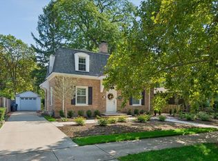 2741 Lincolnwood Dr, Evanston, IL 60201