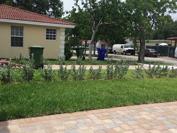 2nd image of 915 NW 23rd Ct