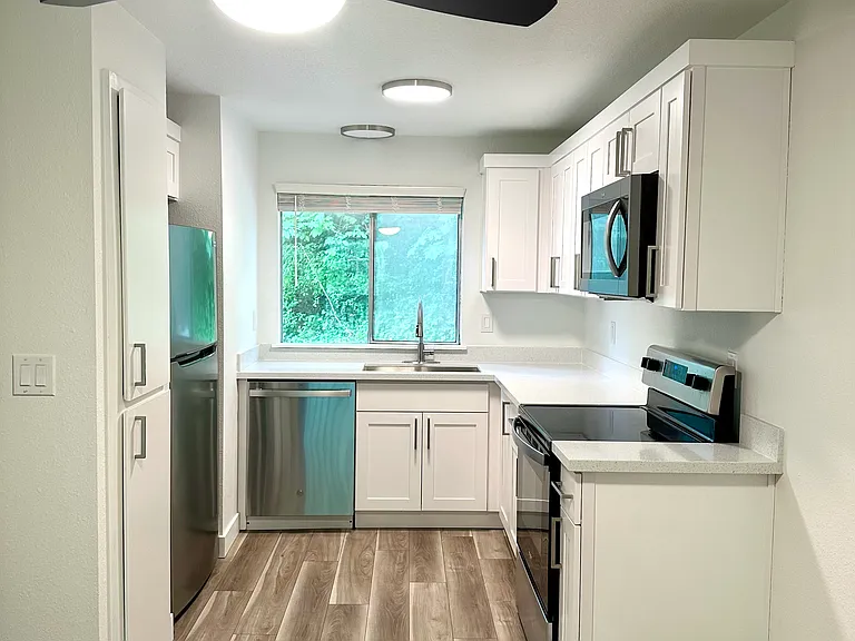 504 Kendall St — Photo 1