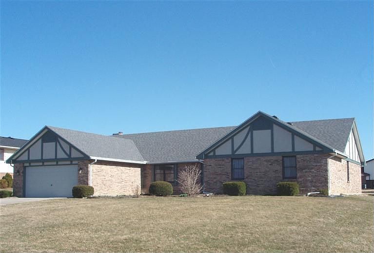 1st image of 2452 N Knoll Dr