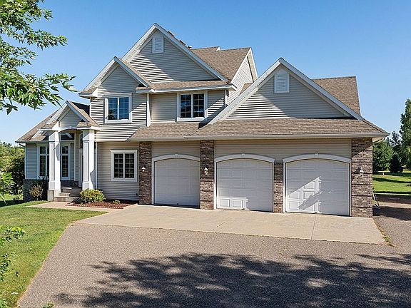 2nd image of 922 Meadowood Ln