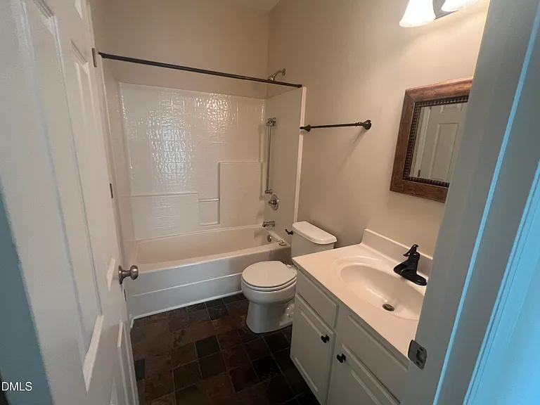 1221 Claret Ln — Photo 3