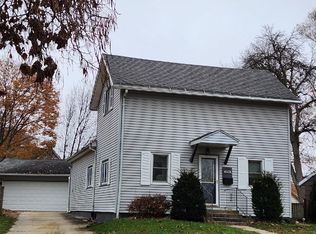 306 S Johnson St, Charles City, IA 50616