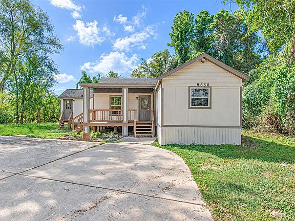 3rd image of 9690 Simmons Dr