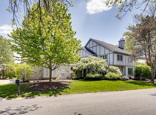 2S025 Ironwood Ln, Wheaton, IL