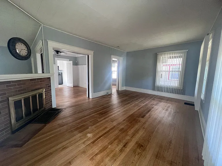 1242 Wealthy St SE — Photo 2