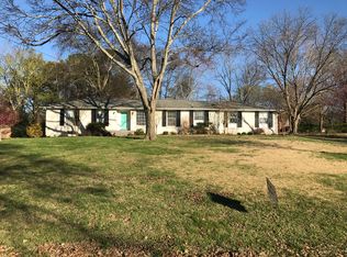 203 Island Dr, Hendersonville, TN 37075