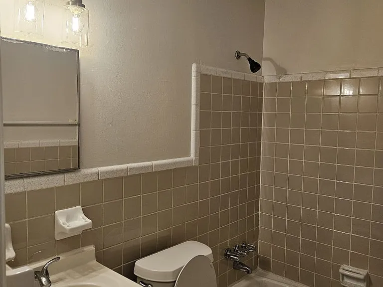 3193 E Point St #4 — Photo 11