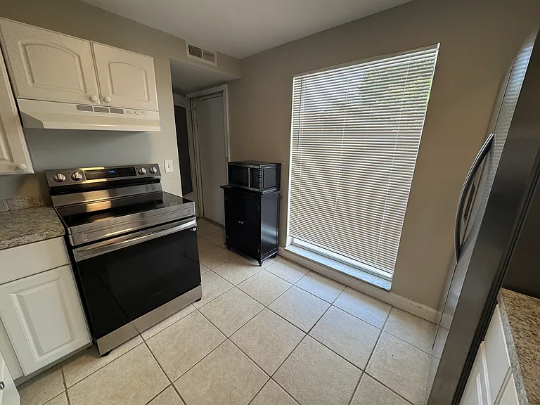 1555 14th Ave #214 — Photo 5