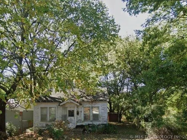 419 W 5th St, Ada, OK 74820