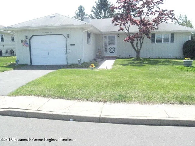 672 Jamaica Blvd photo 1