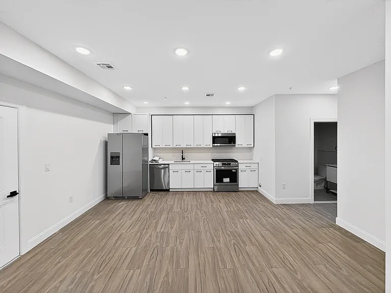 270 Hunterdon St #1 — Photo 4