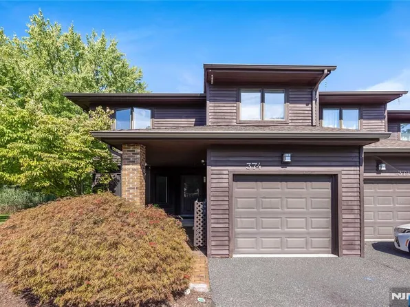370 French Ct, Teaneck, NJ 07666