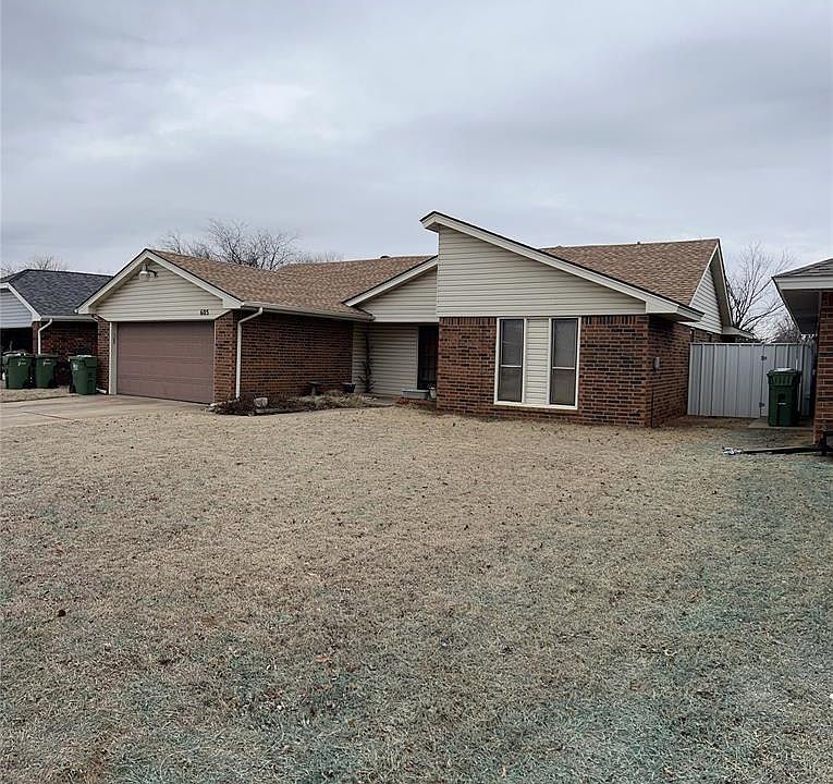 1st image of 605 Teakwood Ave