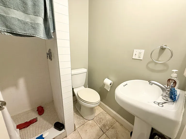 3977 Washington St #1R — Photo 8