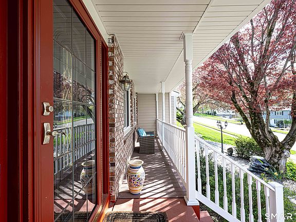 2nd image of 118 Rolling Ridge Road