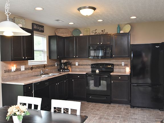 5th image of 3467 Hickory Ln