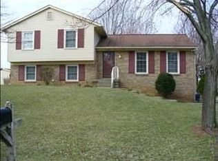 10611 Farm Oaks Ct, Louisville, KY 40241